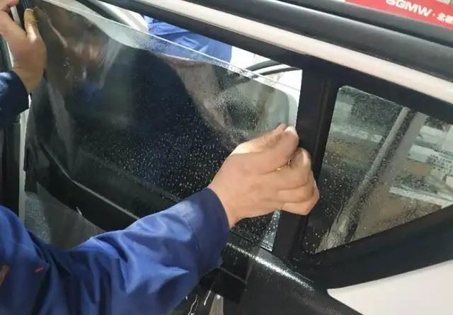На что следует обратить внимание после поклейки автомобильной пленки?